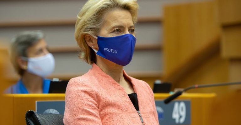 EU-parlamentets covid hantering : Skandalrapport täcker korruption och falsk information.