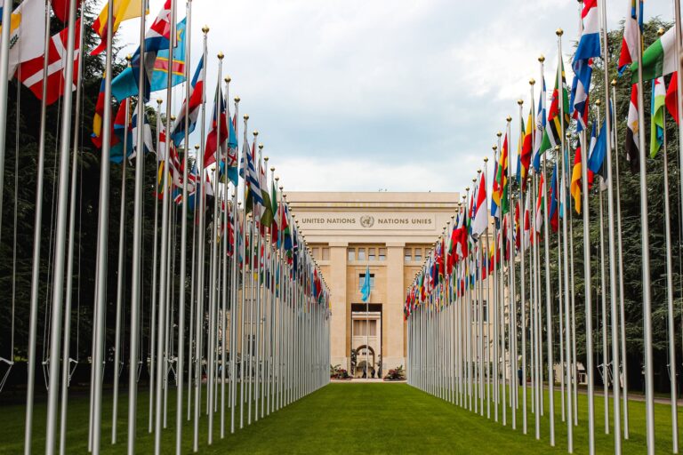 Az ENSZ a hatalomátvételt elutasító országok ellenállásával néz szembe