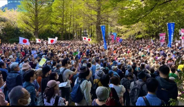 Μαζικές διαμαρτυρίες στην Ιαπωνία ενάντια στον ΠΟΥ και τις συνέπειες της εκστρατείας εμβολιασμού κατά του Covid