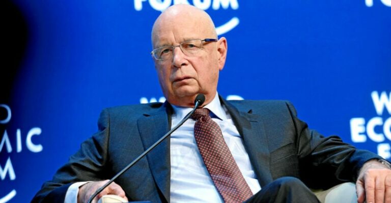 Klaus Schwab lämnar topposten när WEF vill bli global ledare inom offentlig-privat ”samarbete”