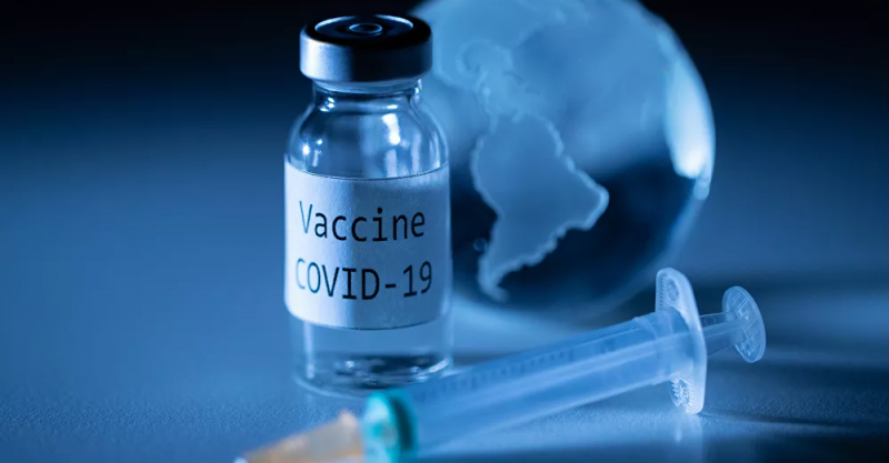 Des producteurs de vaccins dans le comité ‘indépendant’ d’évaluation des vaccins Covid-19